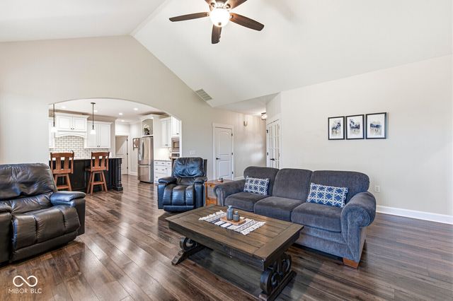 1244 N Buck Creek Road, Greenfield, IN 46140