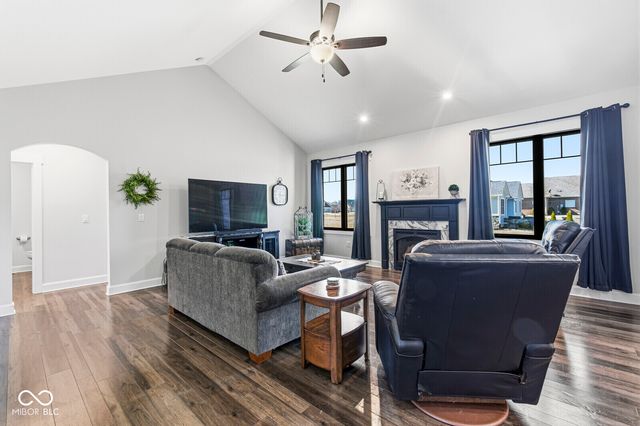 1244 N Buck Creek Road, Greenfield, IN 46140