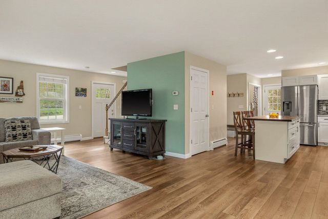 109 Langford Road, Raymond, NH 03077