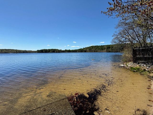 109 Langford Road, Raymond, NH 03077