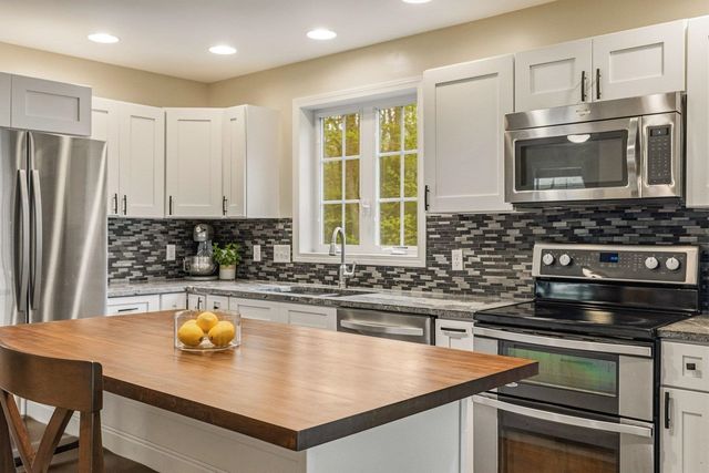 109 Langford Road, Raymond, NH 03077