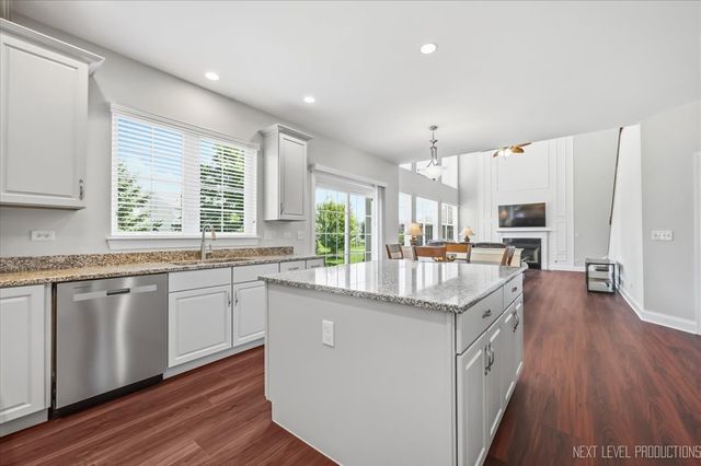 3615 Tournament Drive, Elgin, IL 60124