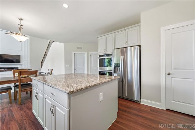 3615 Tournament Drive, Elgin, IL 60124