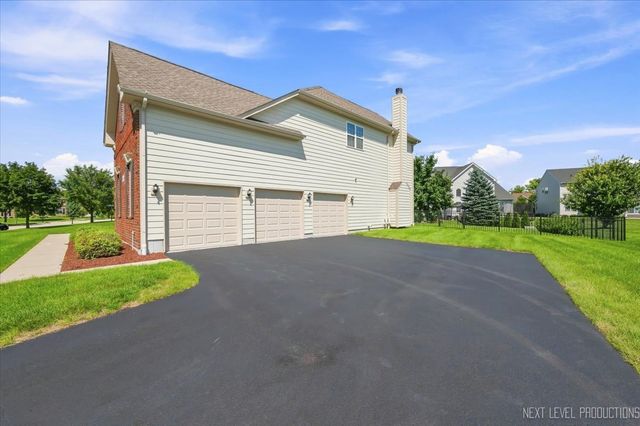 3615 Tournament Drive, Elgin, IL 60124