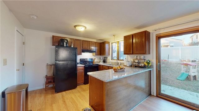 19 Pavilion Court, Cranston, RI 02920