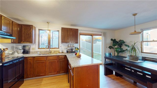 19 Pavilion Court, Cranston, RI 02920