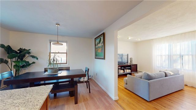 19 Pavilion Court, Cranston, RI 02920