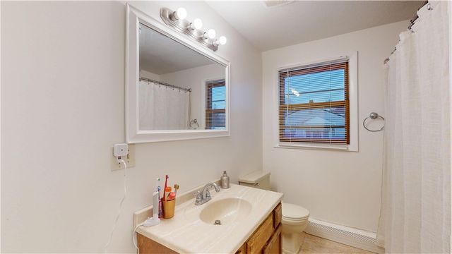 19 Pavilion Court, Cranston, RI 02920