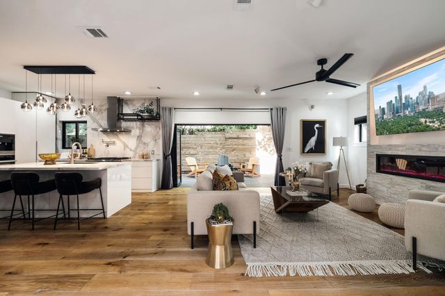 2214 Garden ST 2, Austin, TX 78702