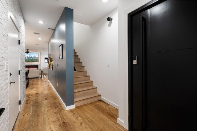 2214 Garden ST 2, Austin, TX 78702