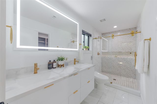 2214 Garden ST 2, Austin, TX 78702