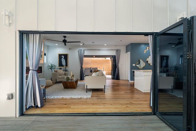 2214 Garden ST 2, Austin, TX 78702