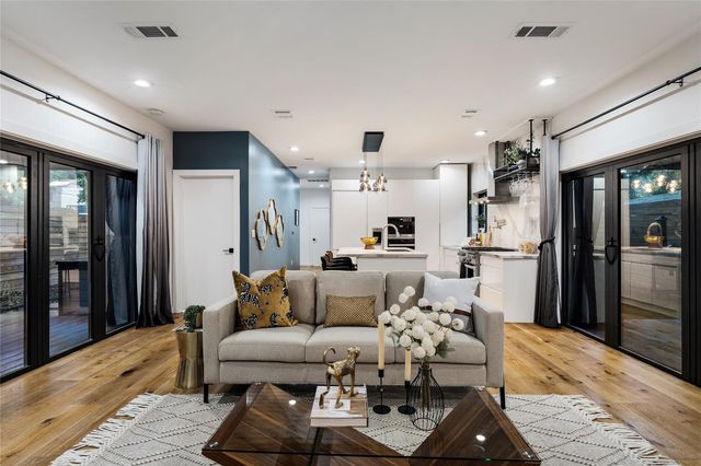 2214 Garden ST 2, Austin, TX 78702