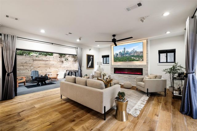 2214 Garden ST 2, Austin, TX 78702