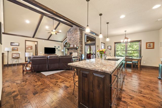 4218 Homewoods Drive, Little Flock, AR 72756