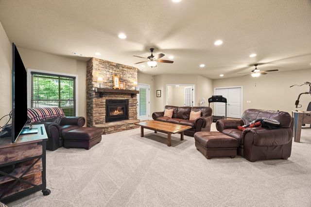 4218 Homewoods Drive, Little Flock, AR 72756