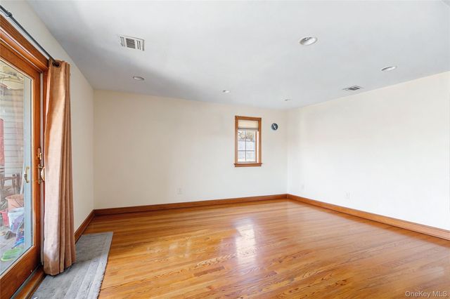 251-43 57th Avenue, Little Neck, NY 11362