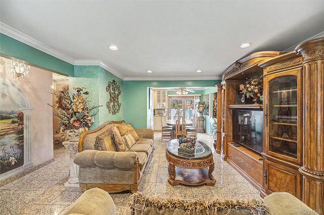 251-43 57th Avenue, Little Neck, NY 11362