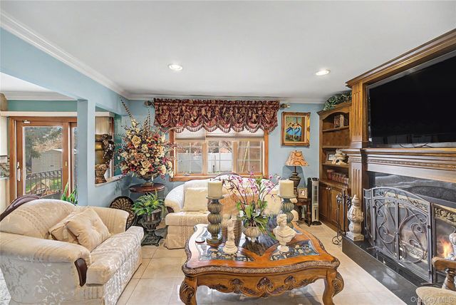 251-43 57th Avenue, Little Neck, NY 11362