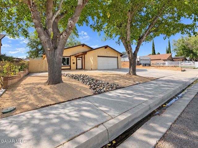 44721 Benald Street, Lancaster, CA 93535