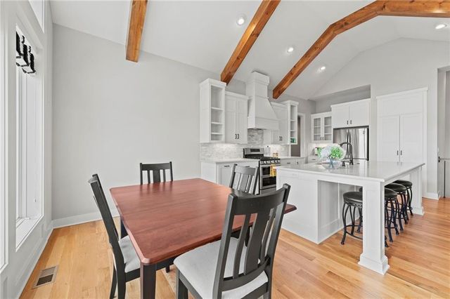 4313 Lakeshore Drive, Basehor, KS 66007