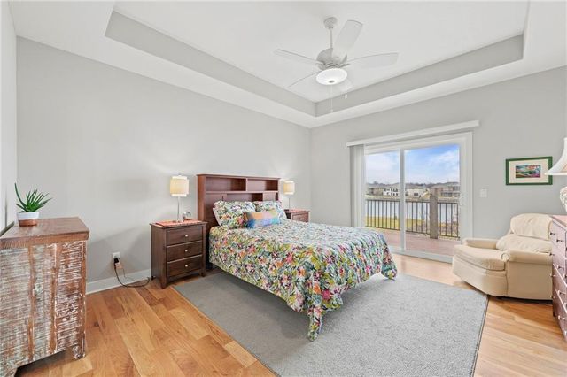 4313 Lakeshore Drive, Basehor, KS 66007