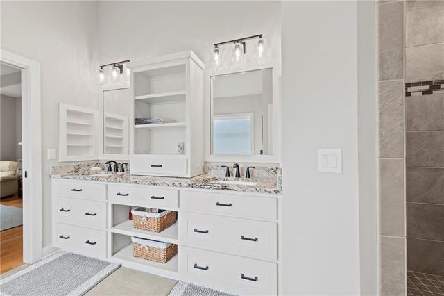 4313 Lakeshore Drive, Basehor, KS 66007