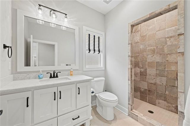 4313 Lakeshore Drive, Basehor, KS 66007