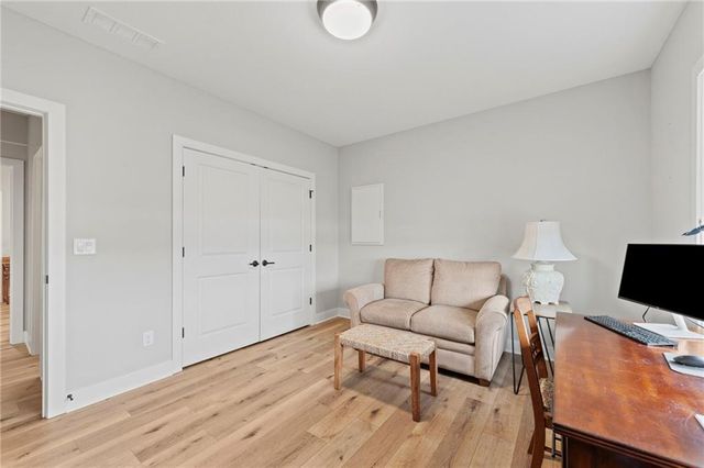 4313 Lakeshore Drive, Basehor, KS 66007