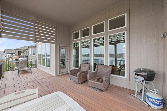 4313 Lakeshore Drive, Basehor, KS 66007