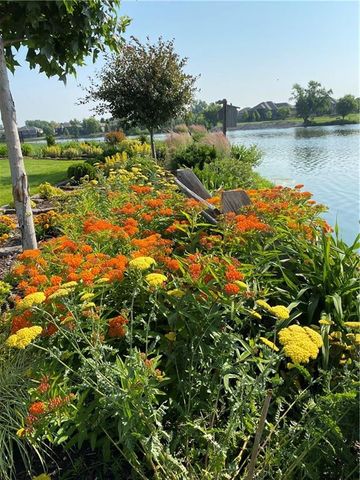 4313 Lakeshore Drive, Basehor, KS 66007