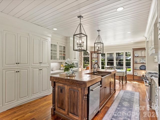 4330 Carmel Valley Road, Charlotte, NC 28226