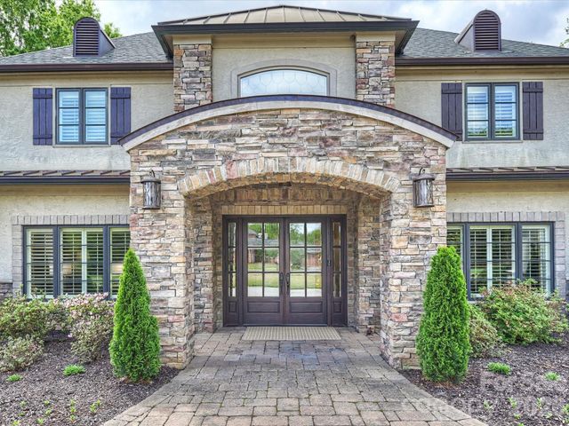 4330 Carmel Valley Road, Charlotte, NC 28226