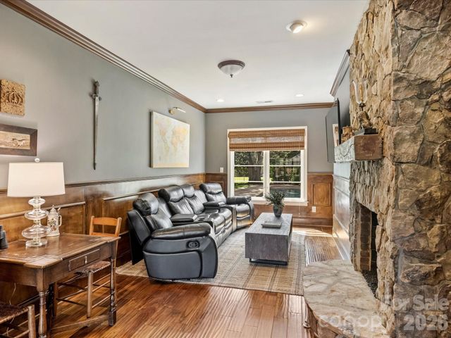 4330 Carmel Valley Road, Charlotte, NC 28226