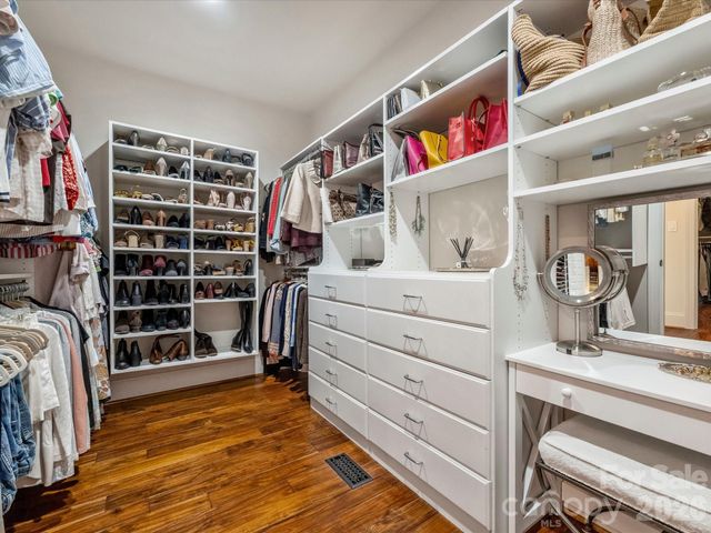 4330 Carmel Valley Road, Charlotte, NC 28226