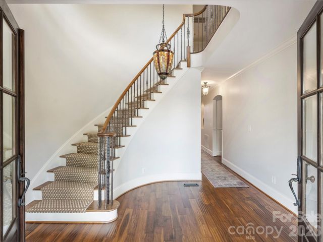 4330 Carmel Valley Road, Charlotte, NC 28226