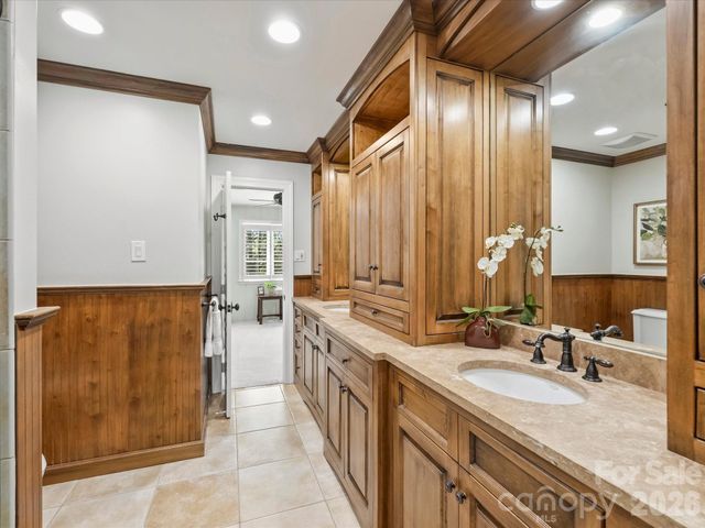 4330 Carmel Valley Road, Charlotte, NC 28226