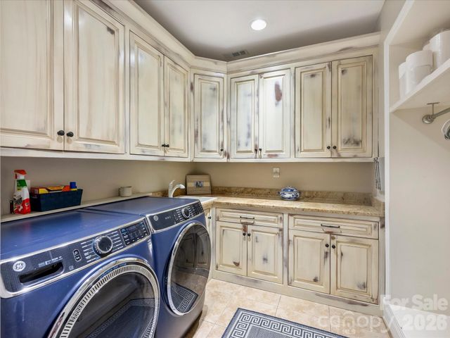 4330 Carmel Valley Road, Charlotte, NC 28226