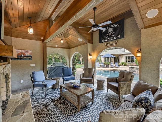 4330 Carmel Valley Road, Charlotte, NC 28226