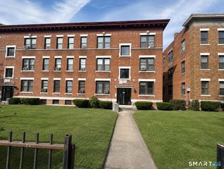 379 Woodland Street APT 2C, Hartford, CT 06112
