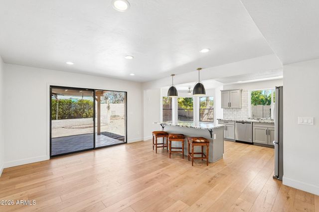6716 E BEVERLY Lane, Scottsdale, AZ 85254