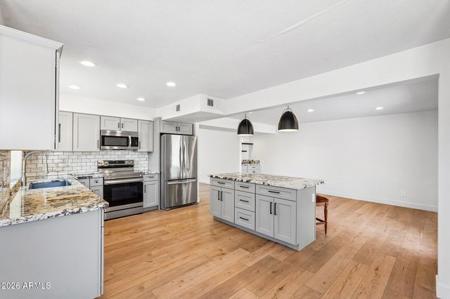 6716 E BEVERLY Lane, Scottsdale, AZ 85254