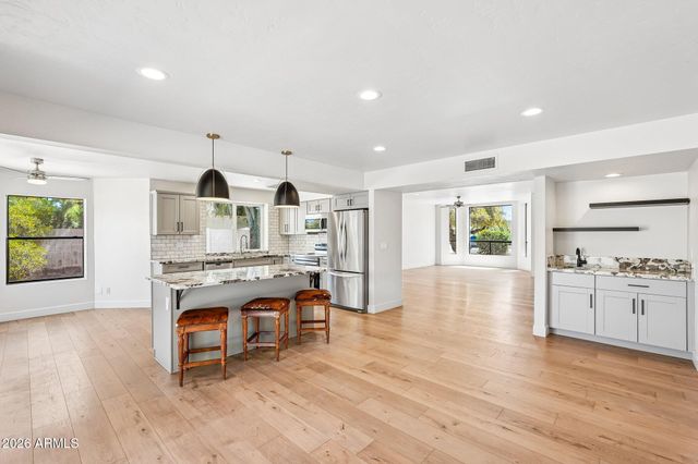 6716 E BEVERLY Lane, Scottsdale, AZ 85254