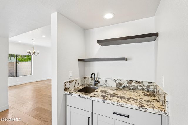 6716 E BEVERLY Lane, Scottsdale, AZ 85254