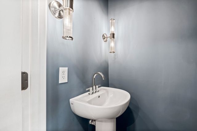 4006 Holland Avenue D, Dallas, TX 75219