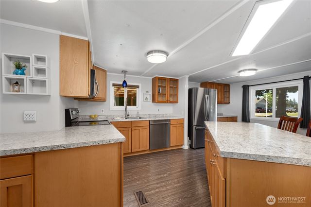 6978 Hannegan Road, Lynden, WA 98264