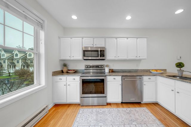 131 Court St Unit 17, Exeter, NH 03833
