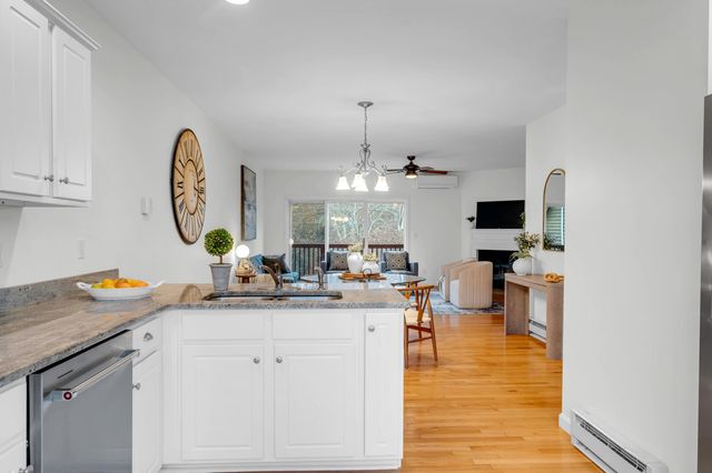 131 Court St Unit 17, Exeter, NH 03833
