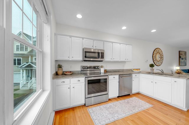 131 Court St Unit 17, Exeter, NH 03833