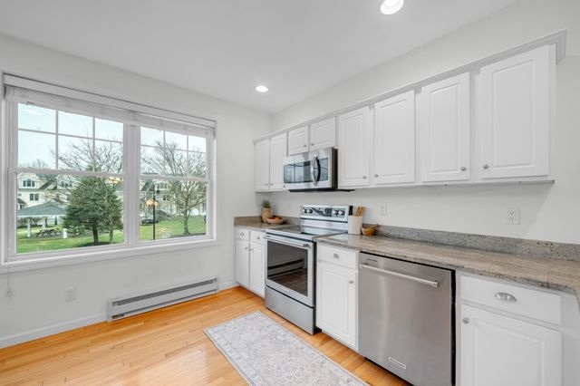 131 Court St Unit 17, Exeter, NH 03833